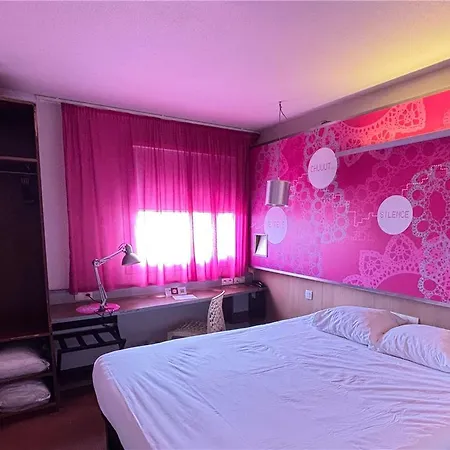 Ibis Styles Bethune La Buissiere Hotel 3*